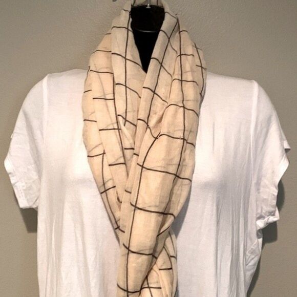 Rachel Pally Scarf - Picture 2 of 3